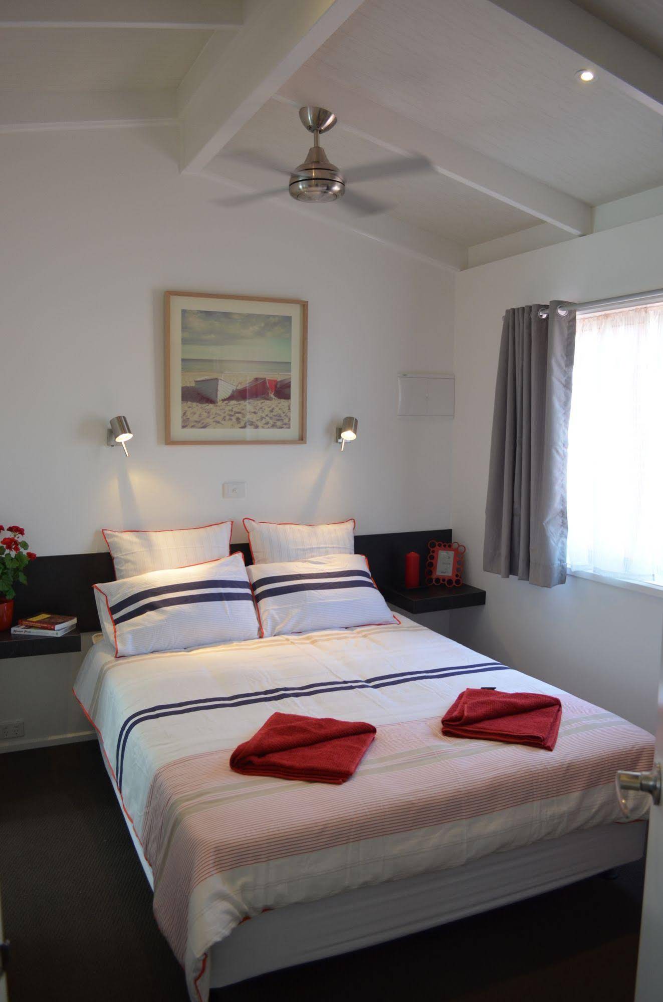Henty Bay Beachfront Holiday Park