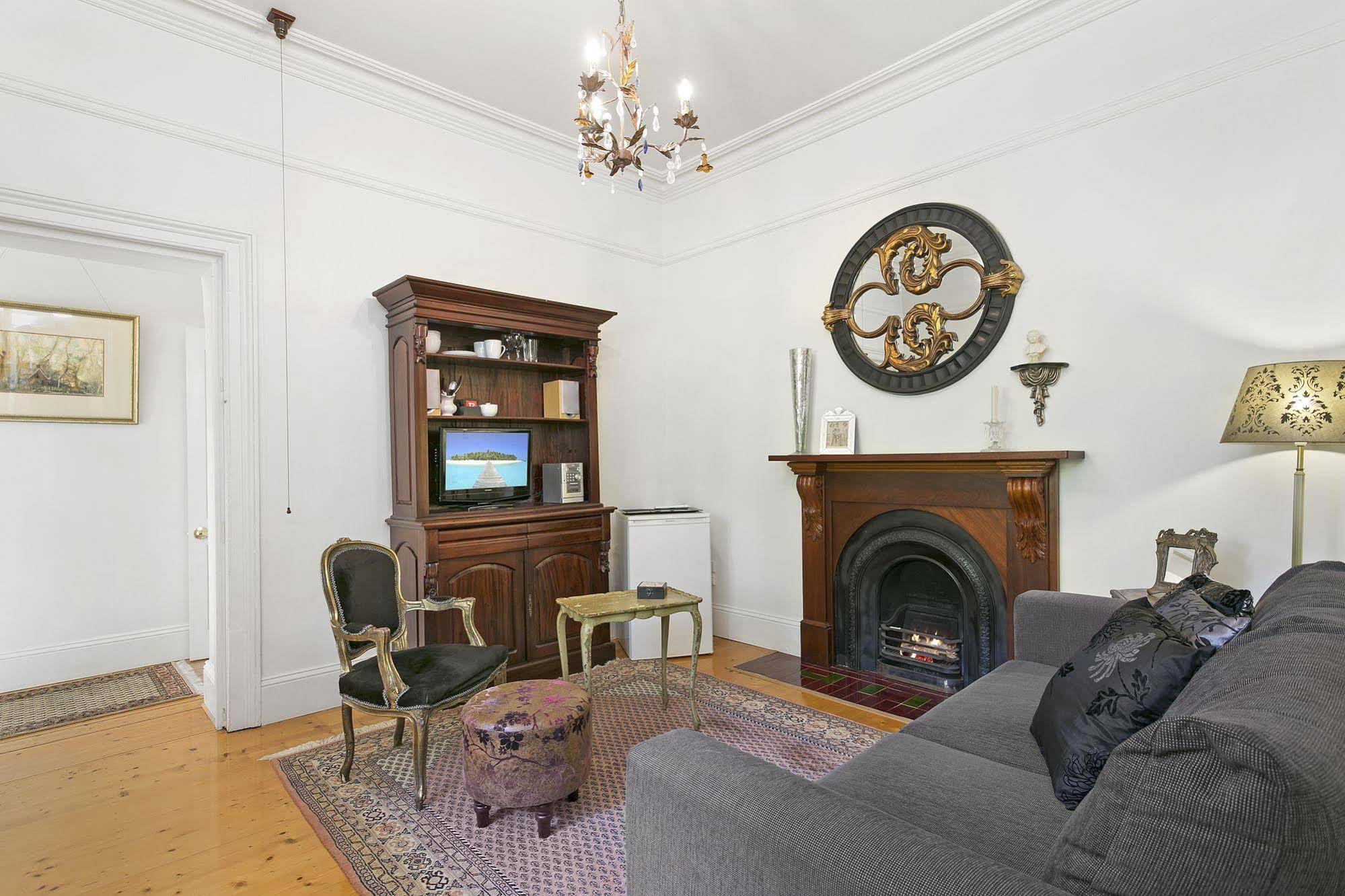 Springhill House on Pardalote