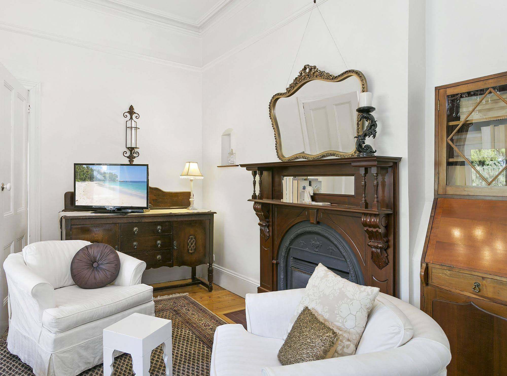 Springhill House on Pardalote