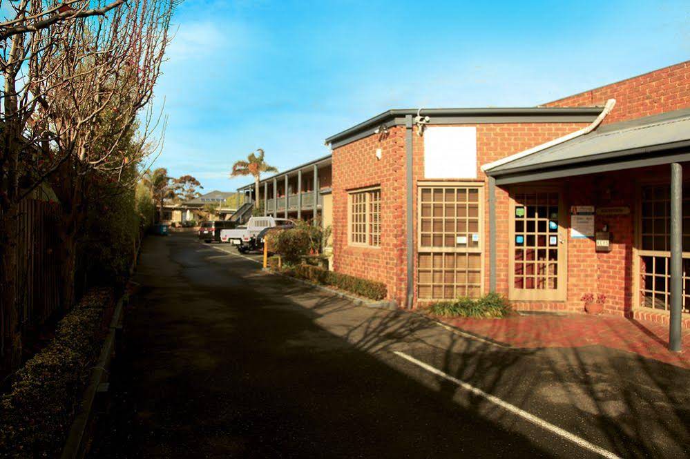Admiral Motor Inn