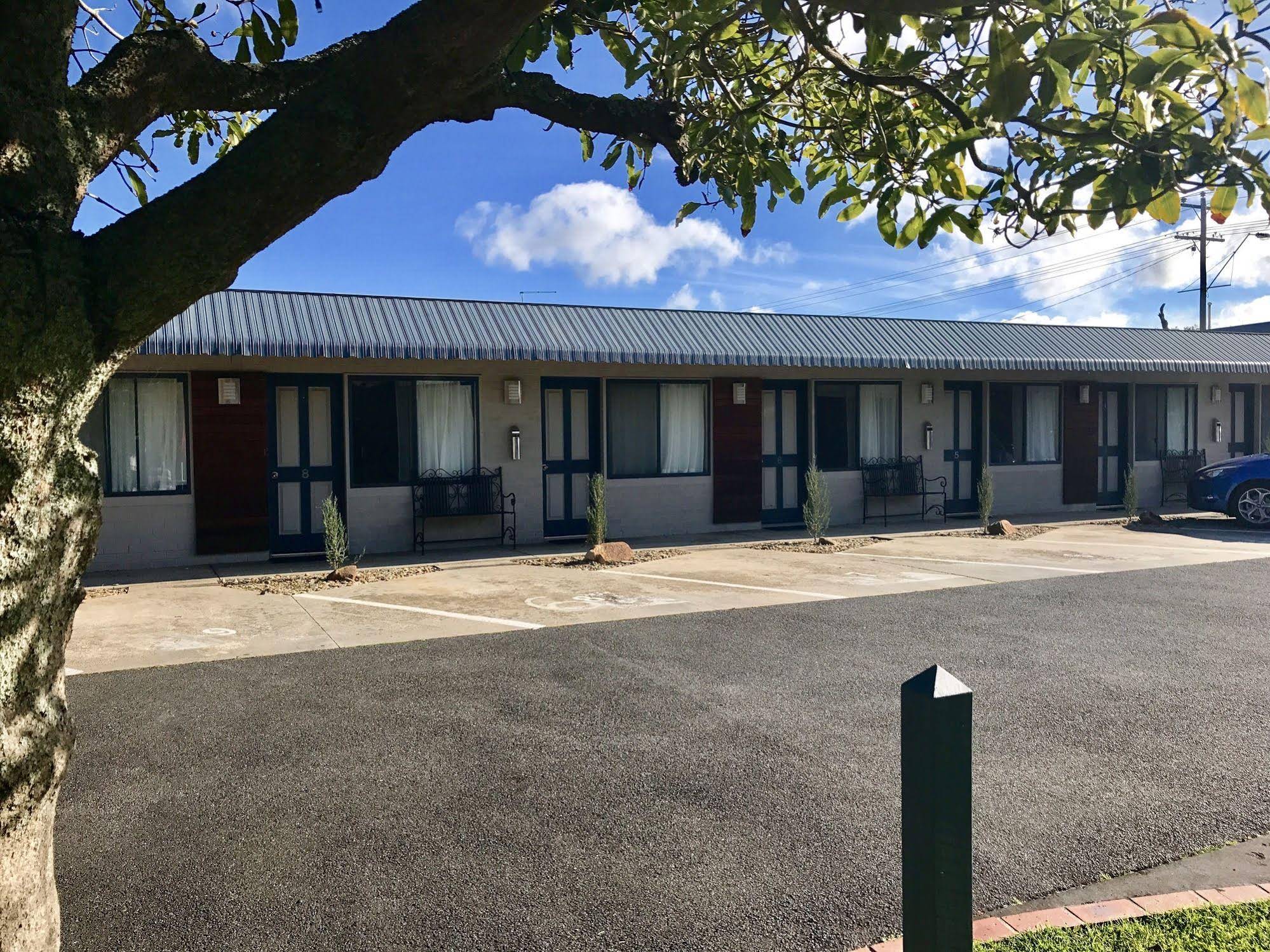 Rosebud Motel