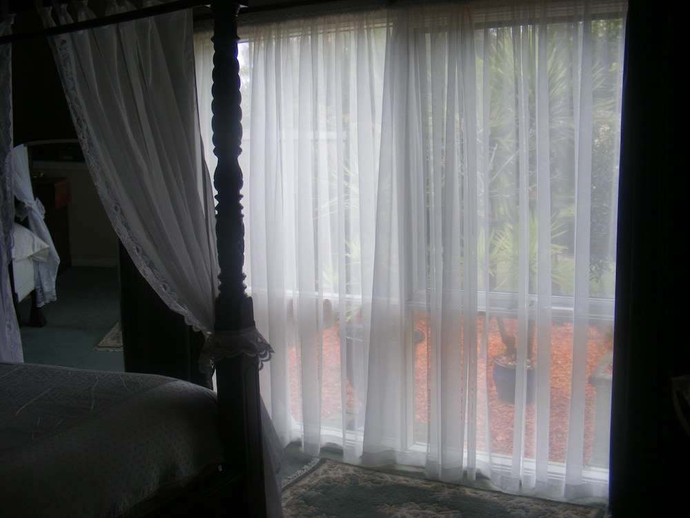Weeroona Bed & Breakfast