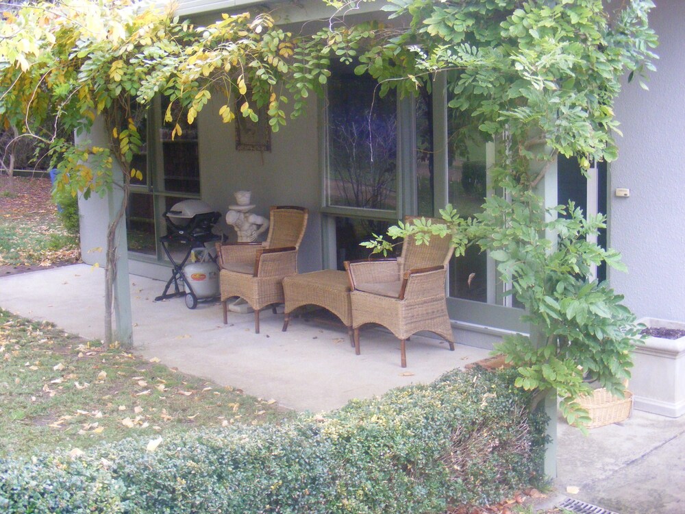 Weeroona Bed & Breakfast