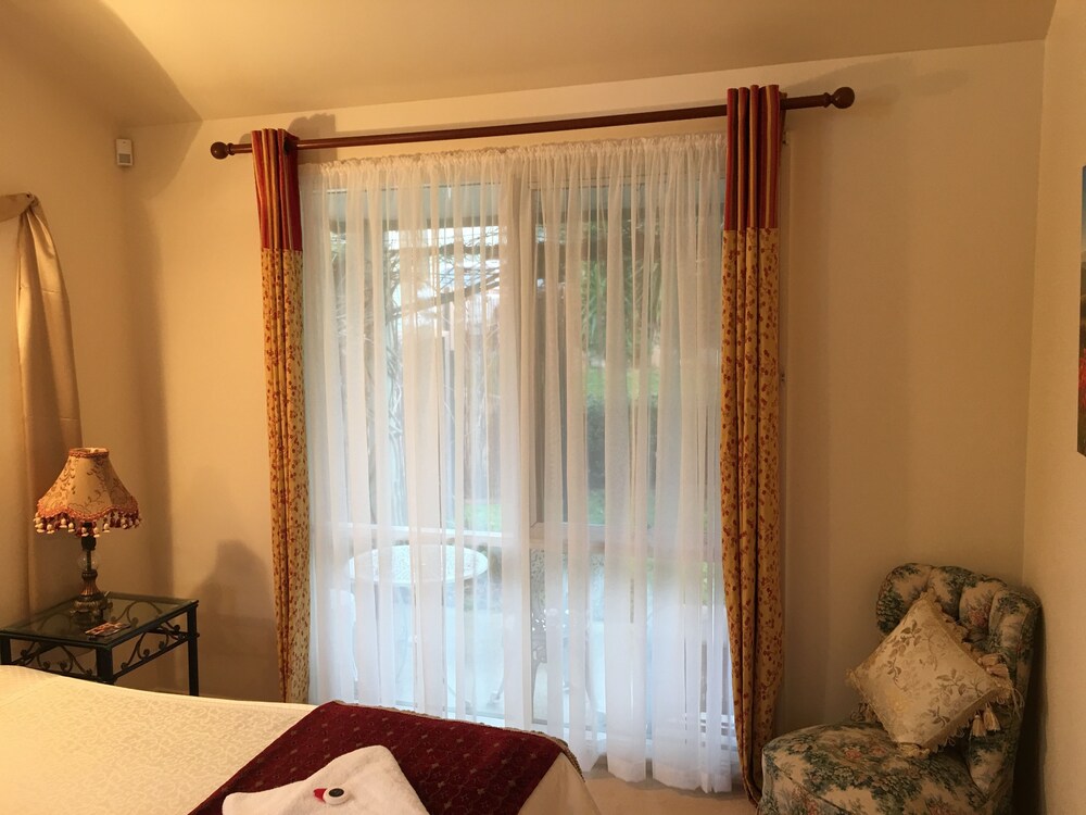 Weeroona Bed & Breakfast