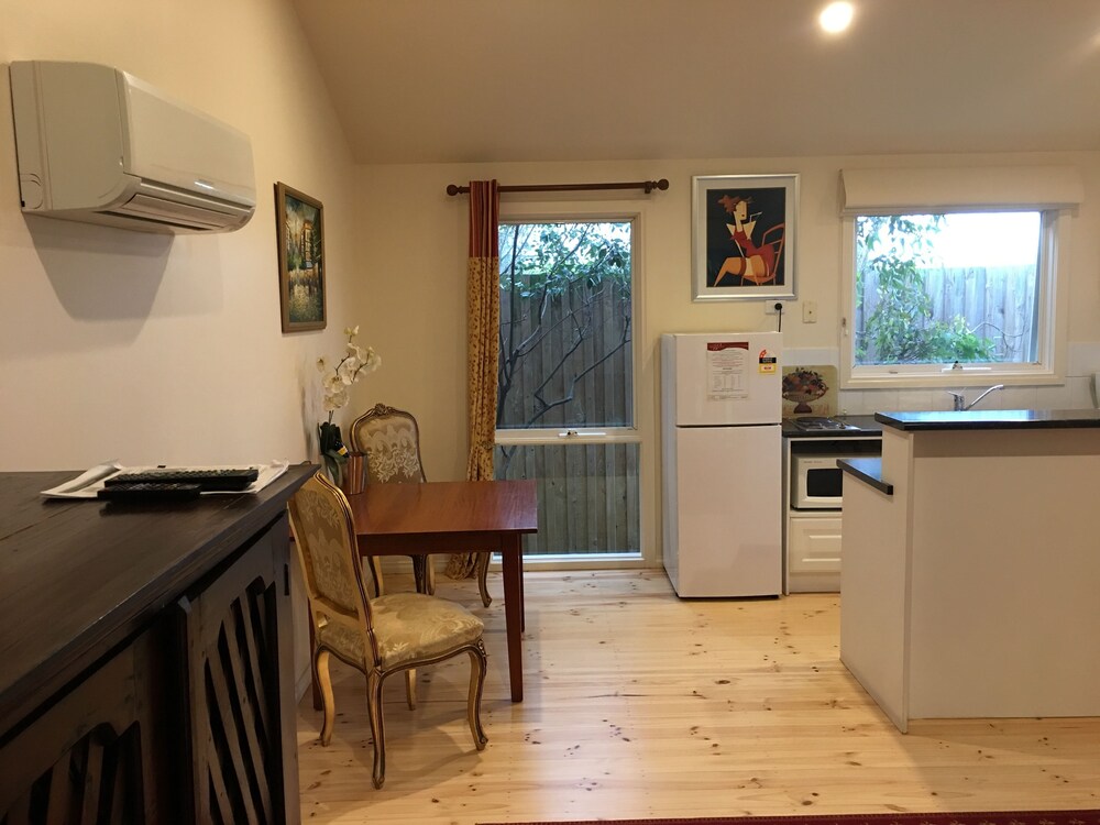 Weeroona Bed & Breakfast