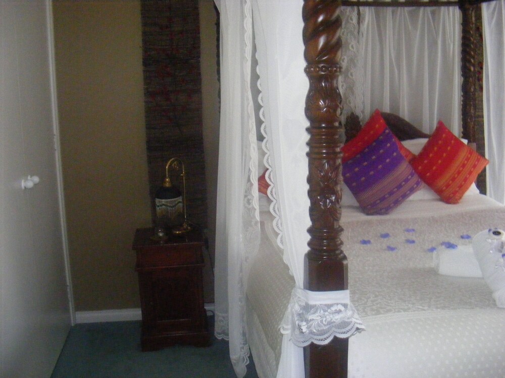 Weeroona Bed & Breakfast
