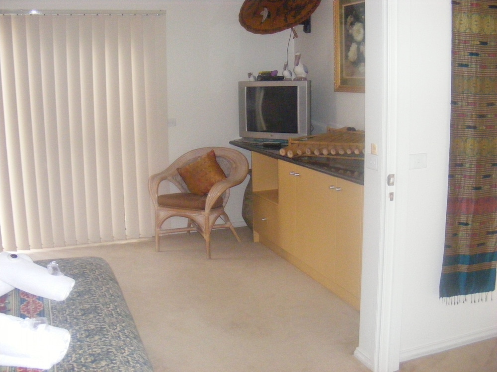 Weeroona Bed & Breakfast