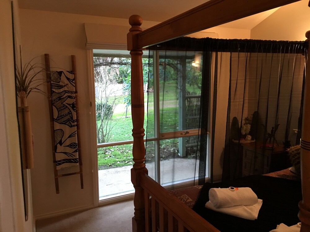 Weeroona Bed & Breakfast