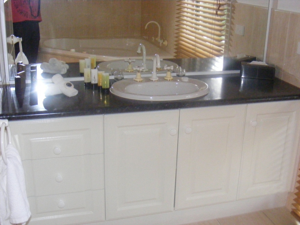 Weeroona Bed & Breakfast