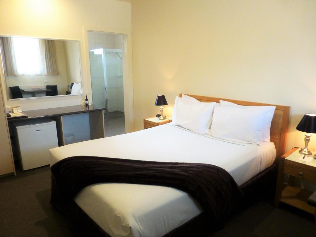 Wyndhamere Motel