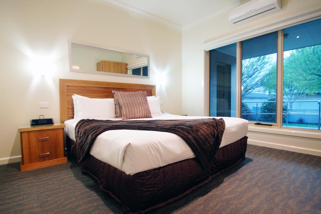 Wyndhamere Motel