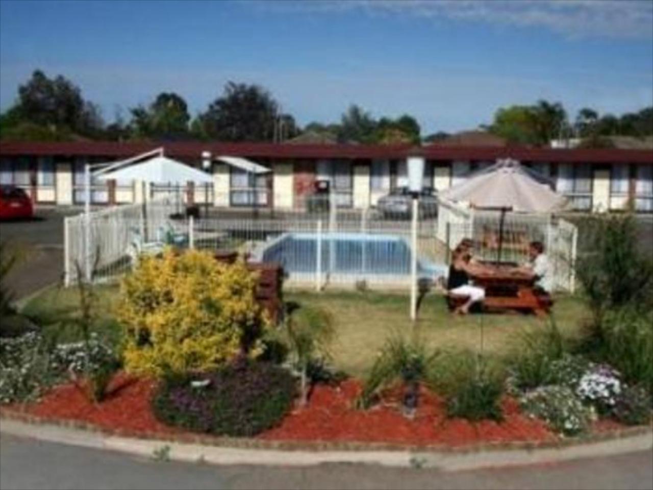Big Valley Lakeside Paradise Motor Inn