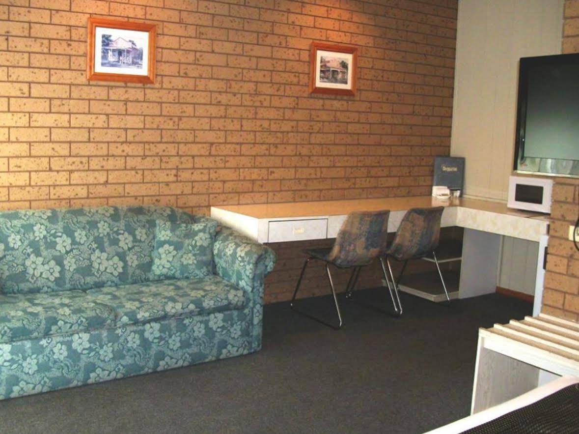 Country Home Motor Inn