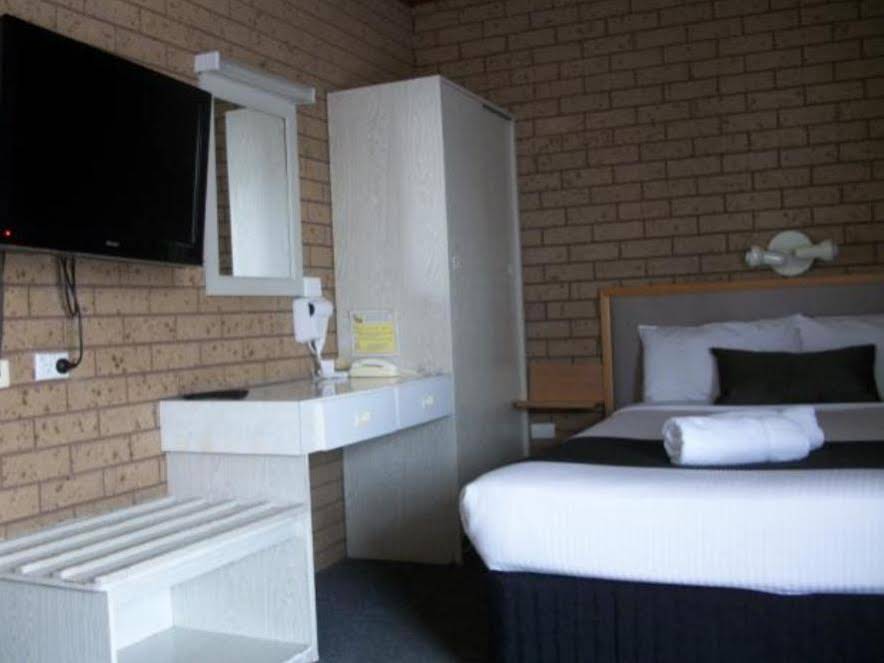 Country Home Motor Inn