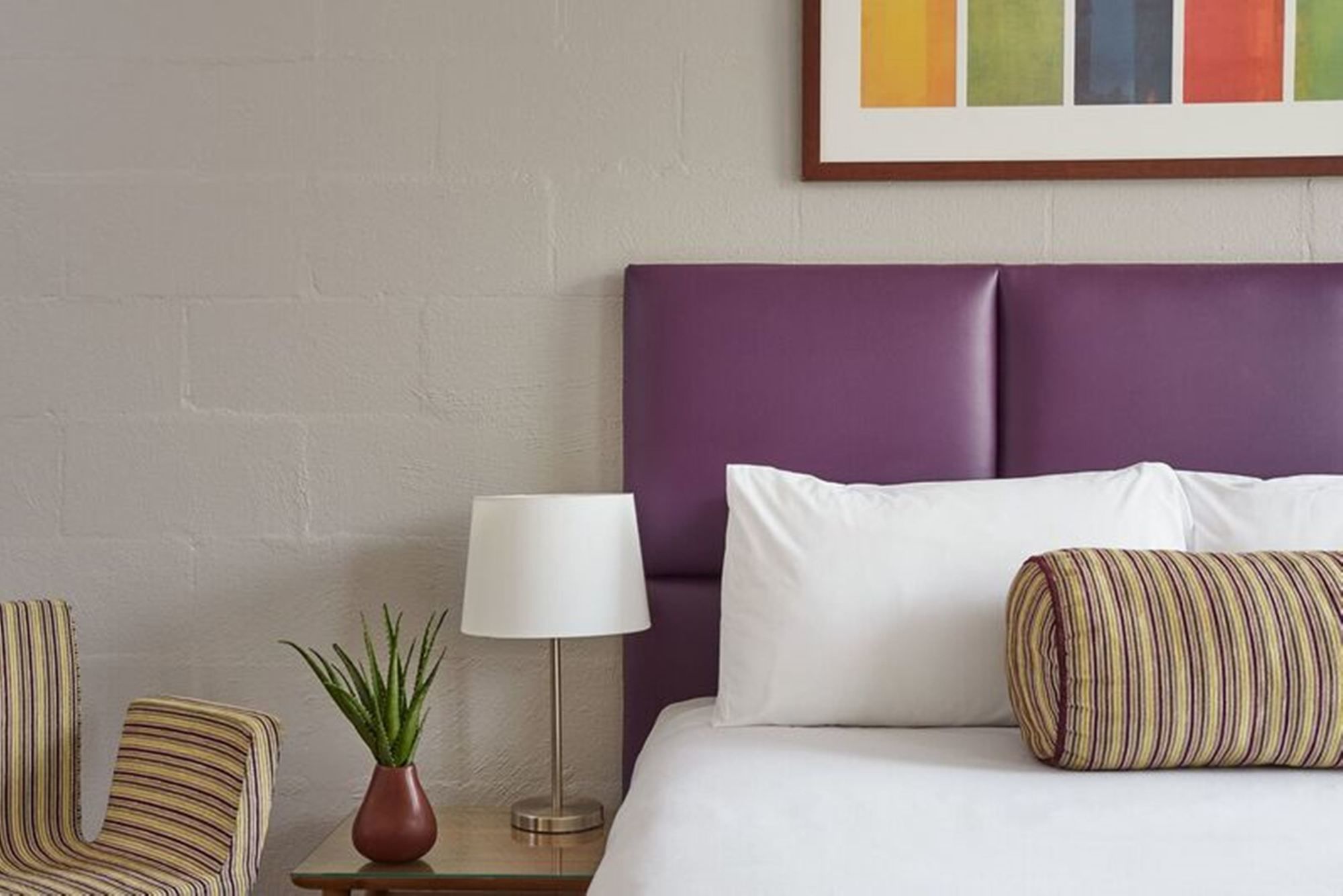 Davis Avenue Apartment Hotel
