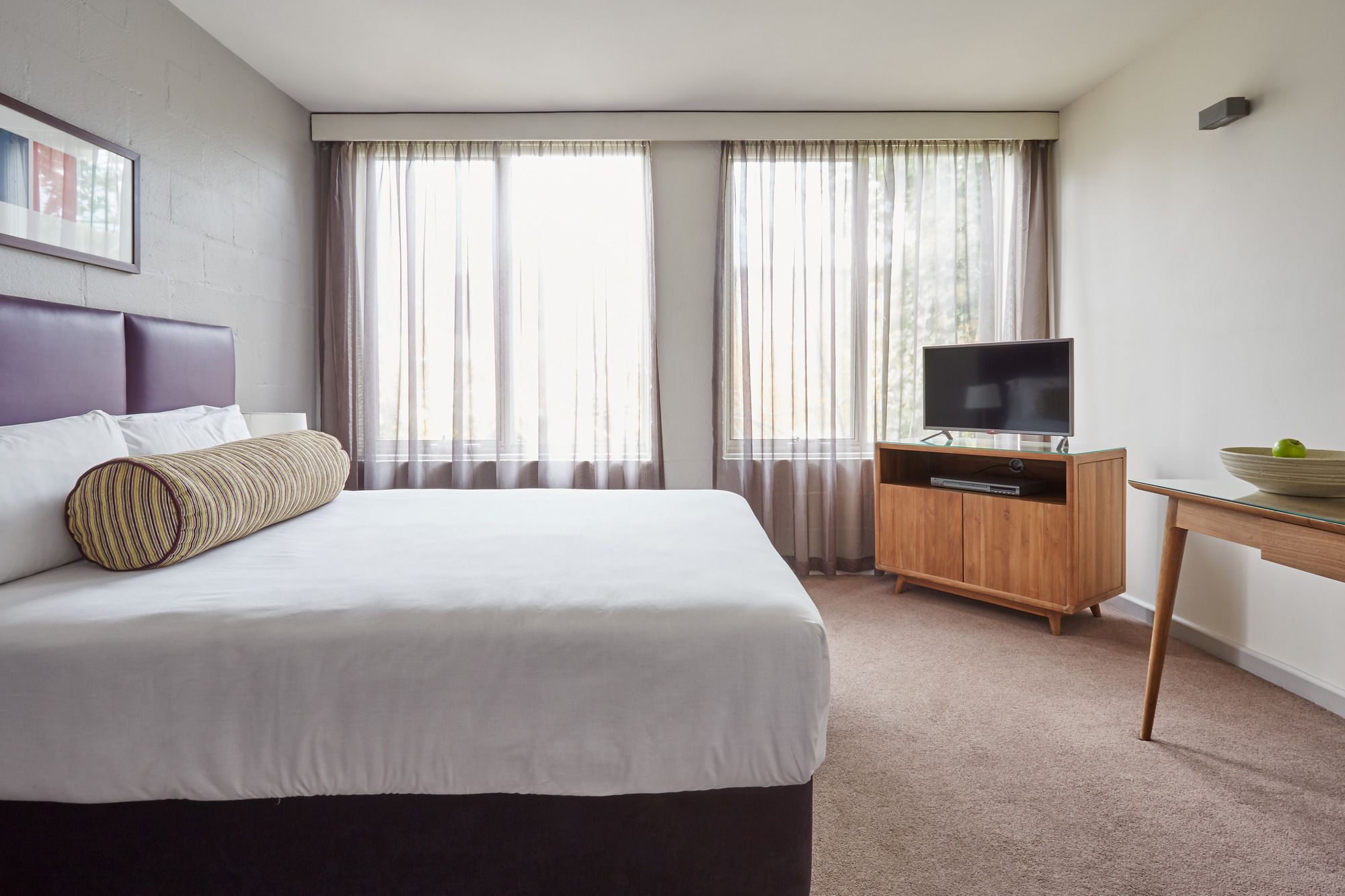 Davis Avenue Apartment Hotel