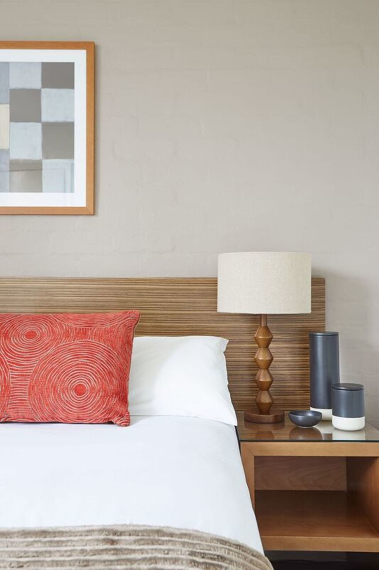Davis Avenue Apartment Hotel