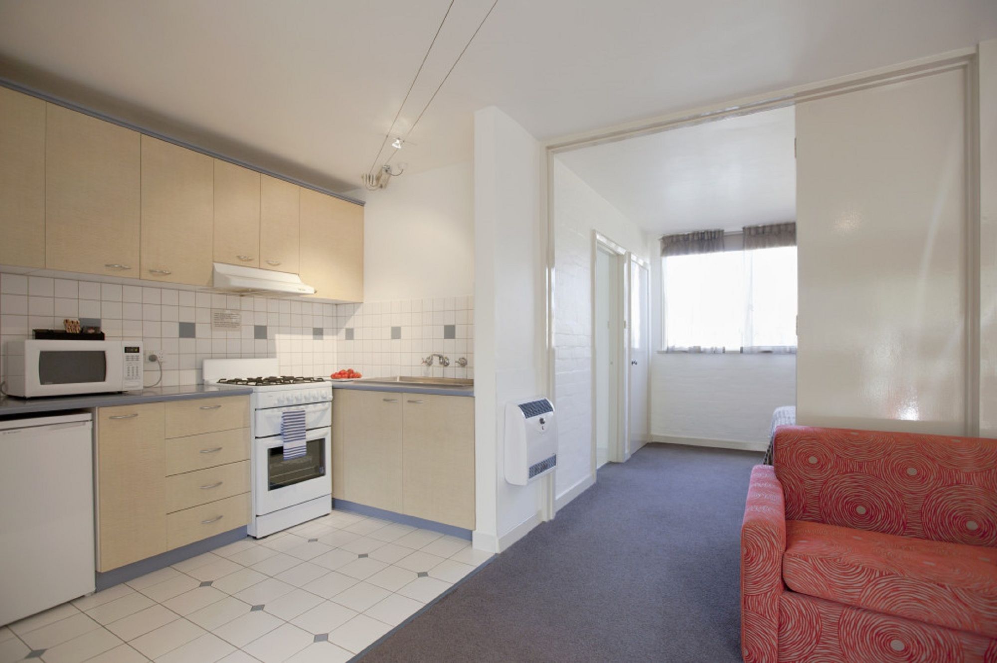 Davis Avenue Apartment Hotel