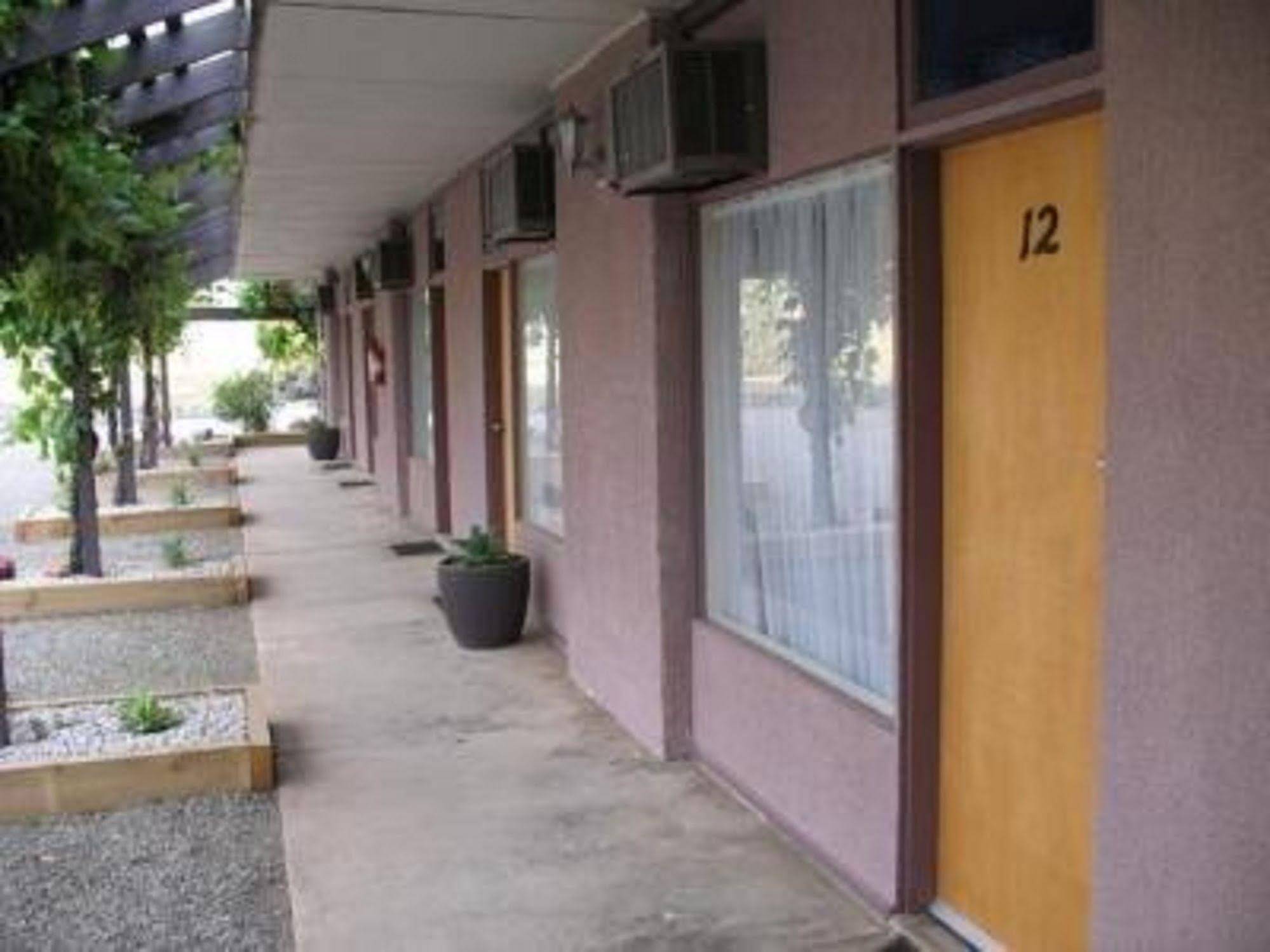 London Motor Inn