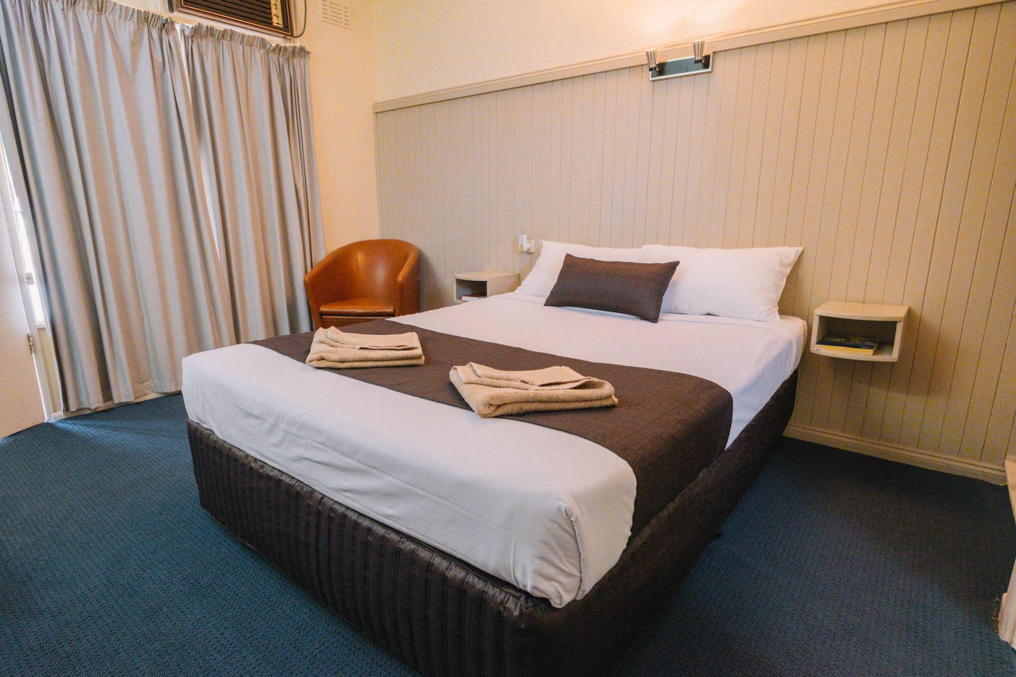 London Motor Inn