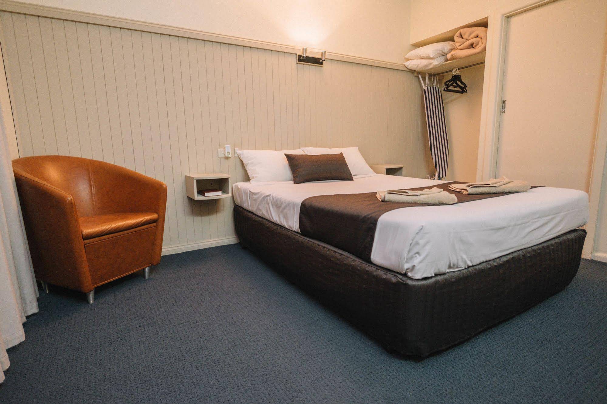 London Motor Inn
