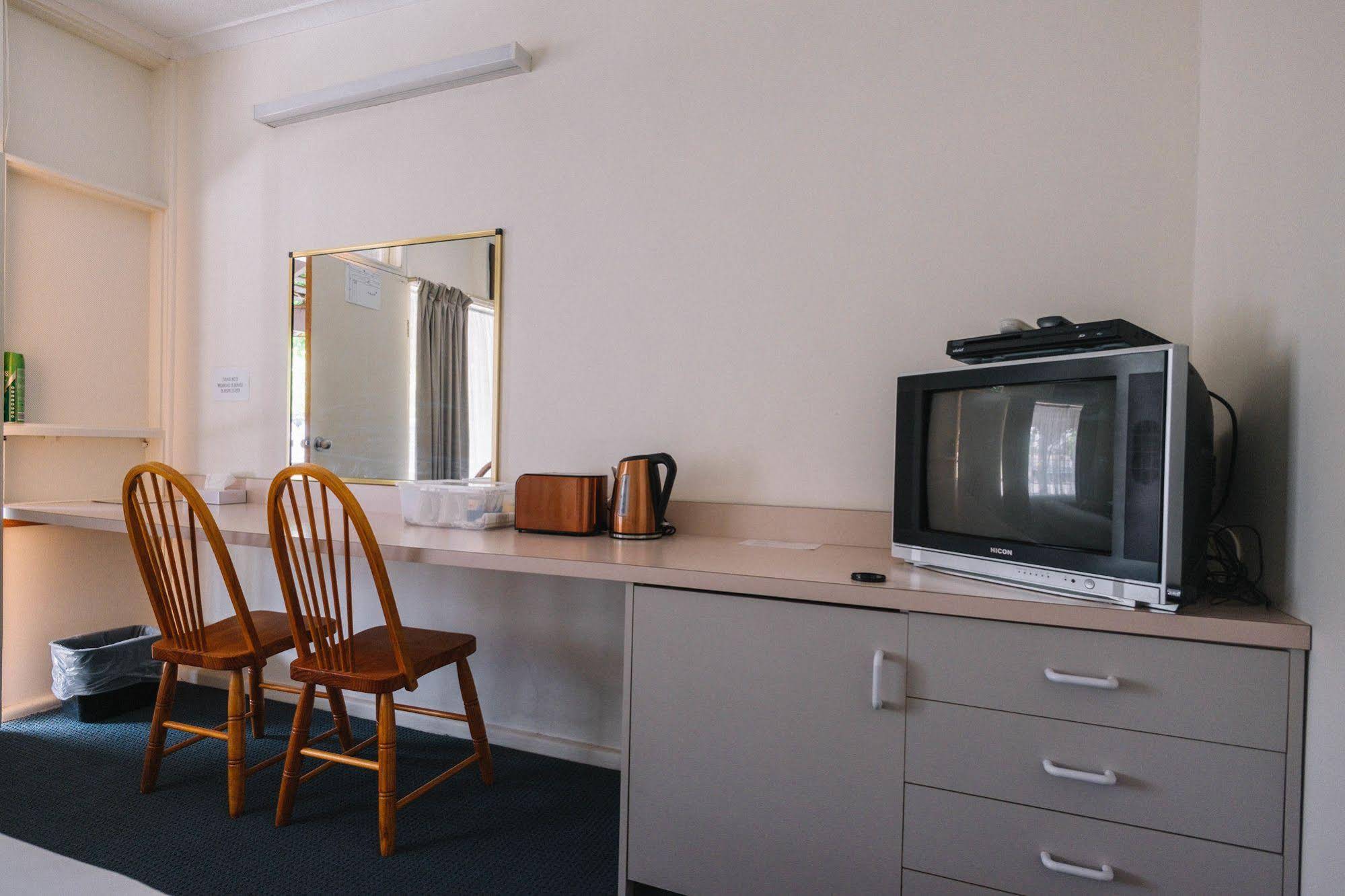 London Motor Inn