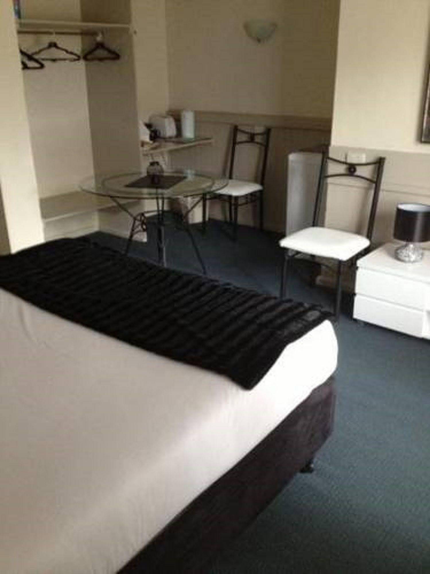 London Motor Inn