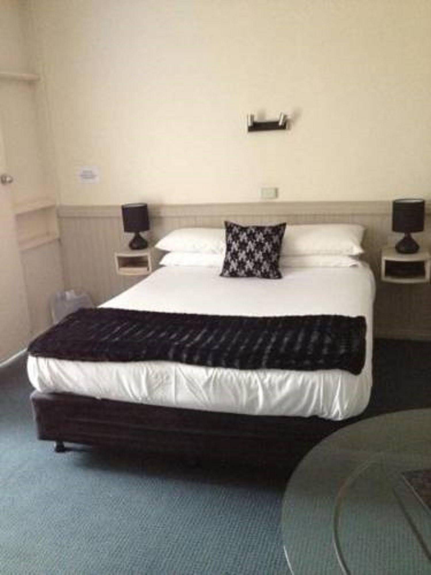 London Motor Inn