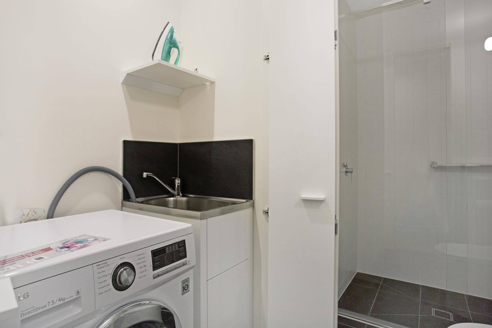 St Kilda Holiday Apartments