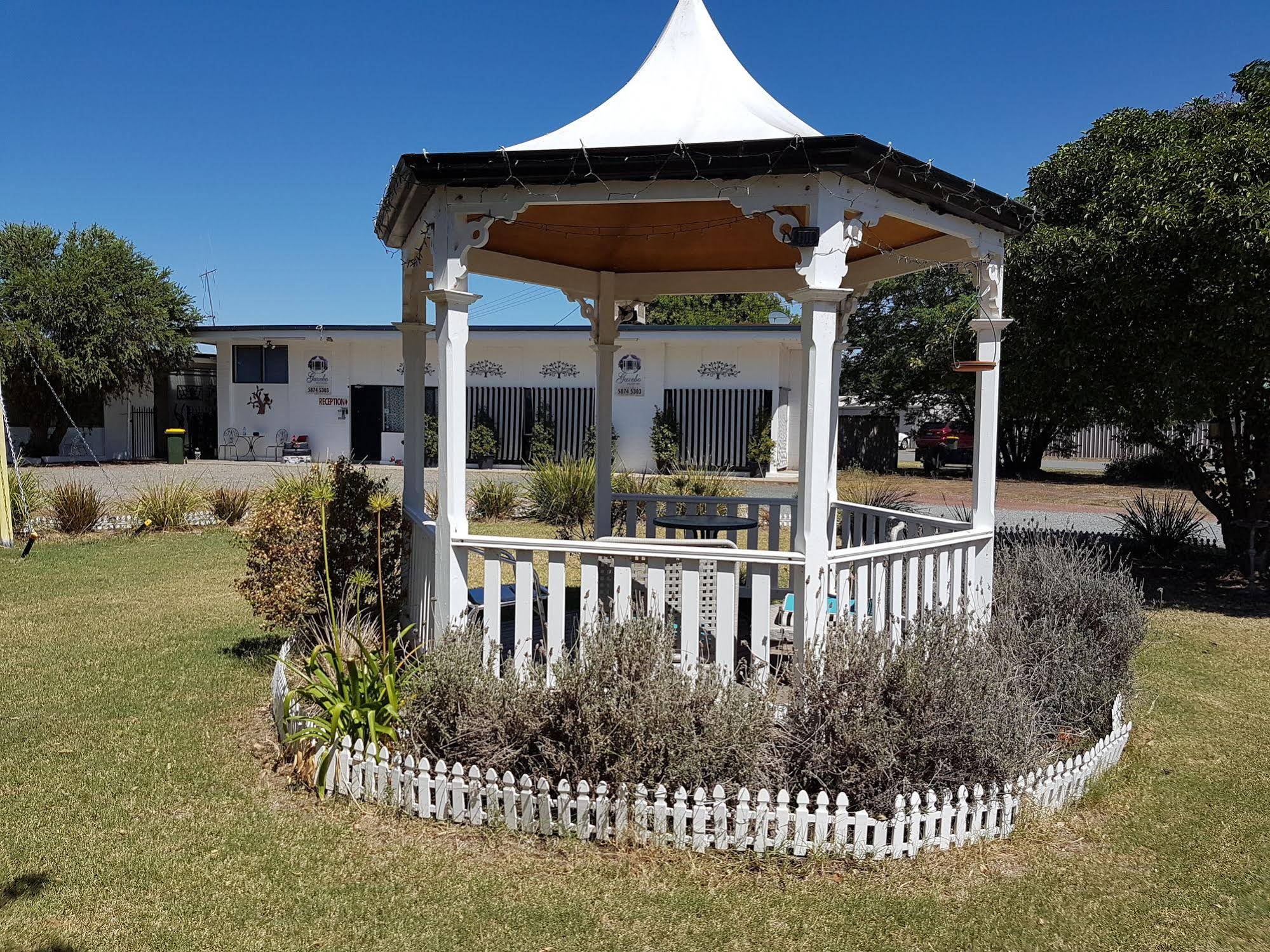 Gazebo Motor Inn