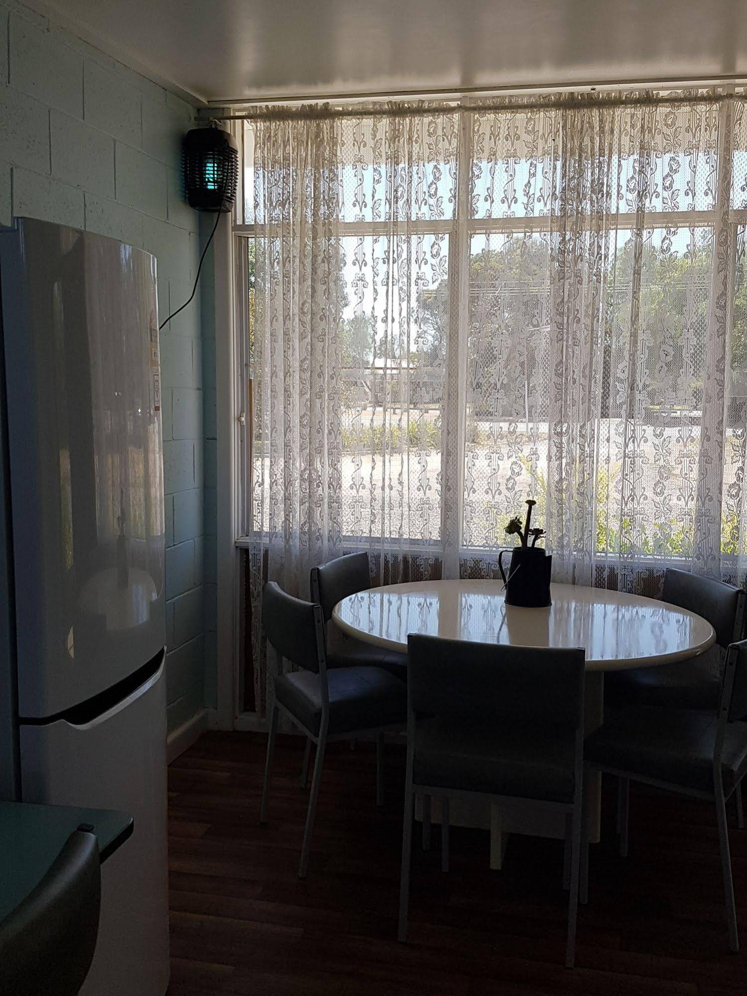 Gazebo Motor Inn