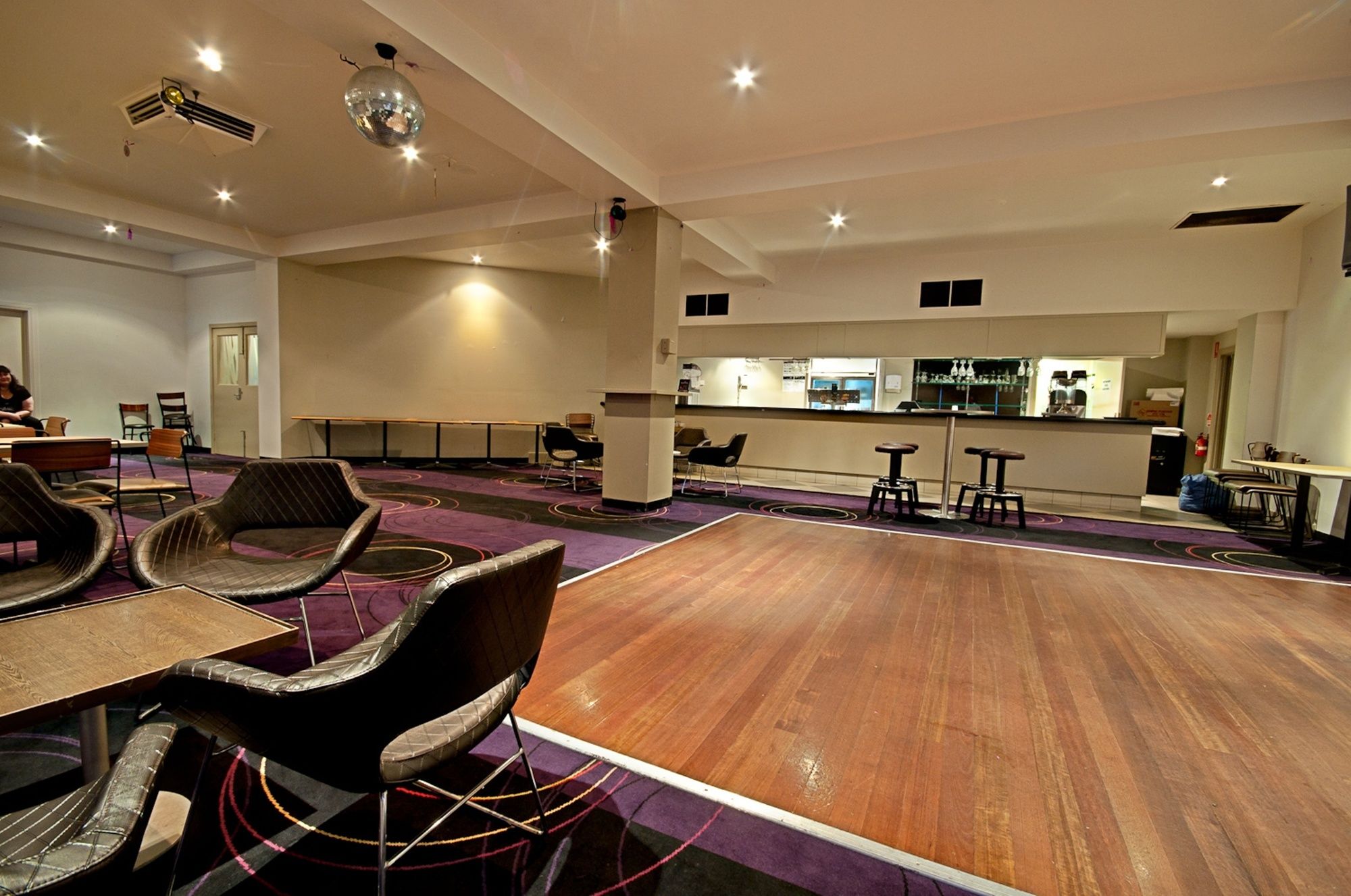 Nightcap at Glengala Hotel