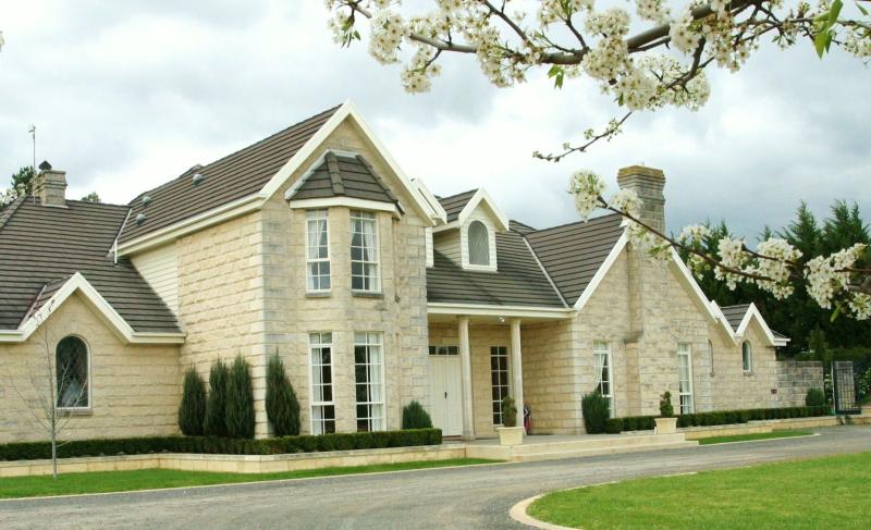Montfort Manor