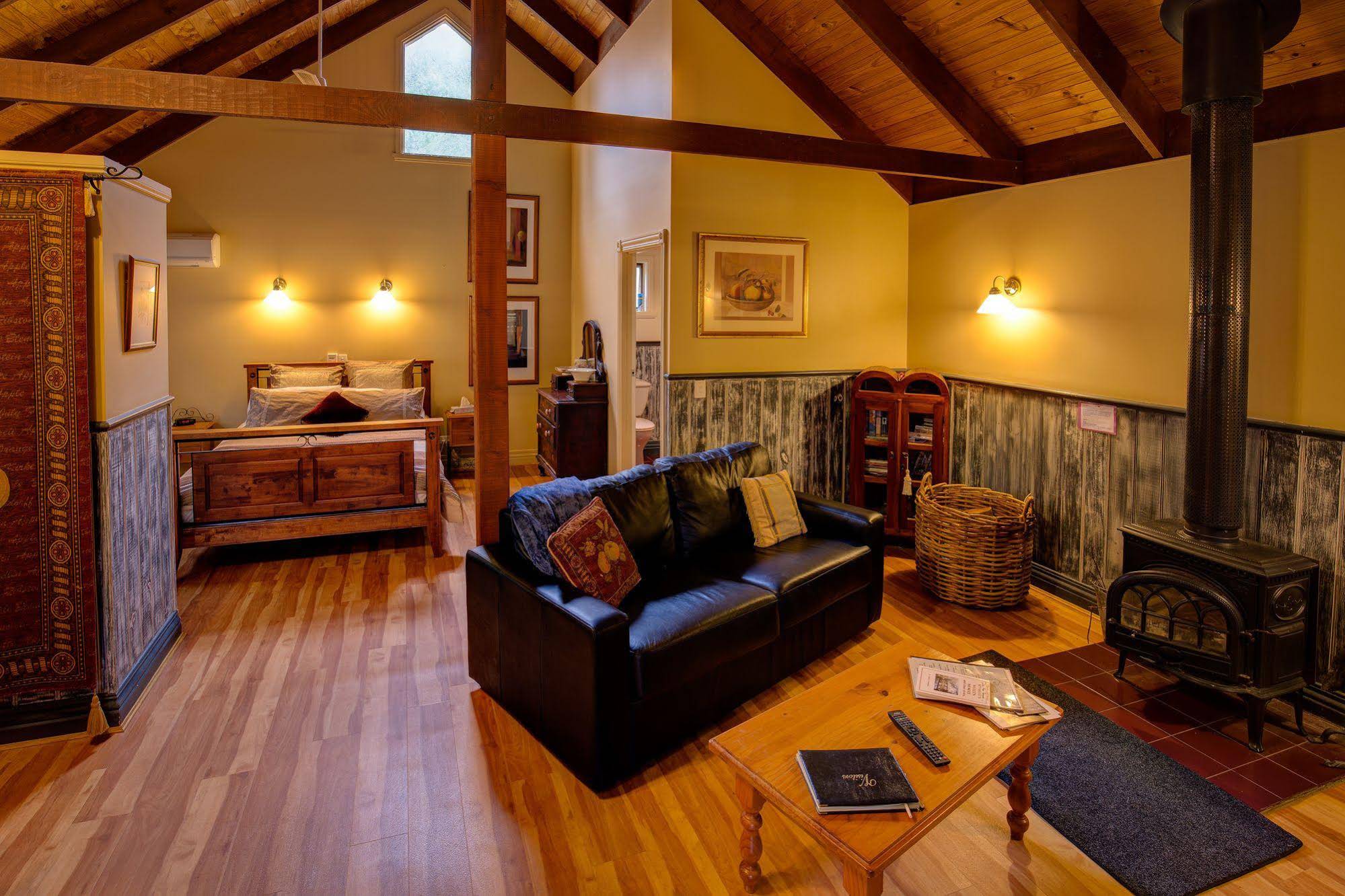 Trawool Cottages and Farmstay