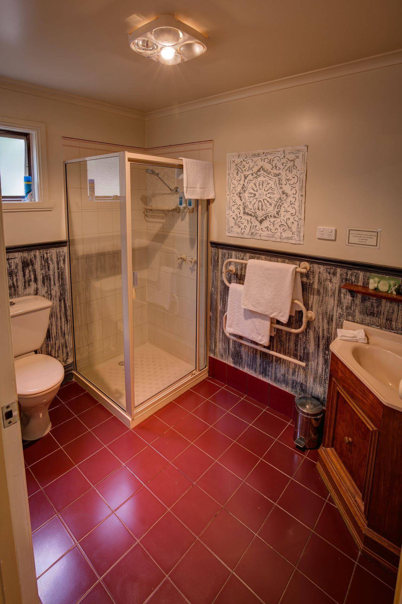 Trawool Cottages and Farmstay