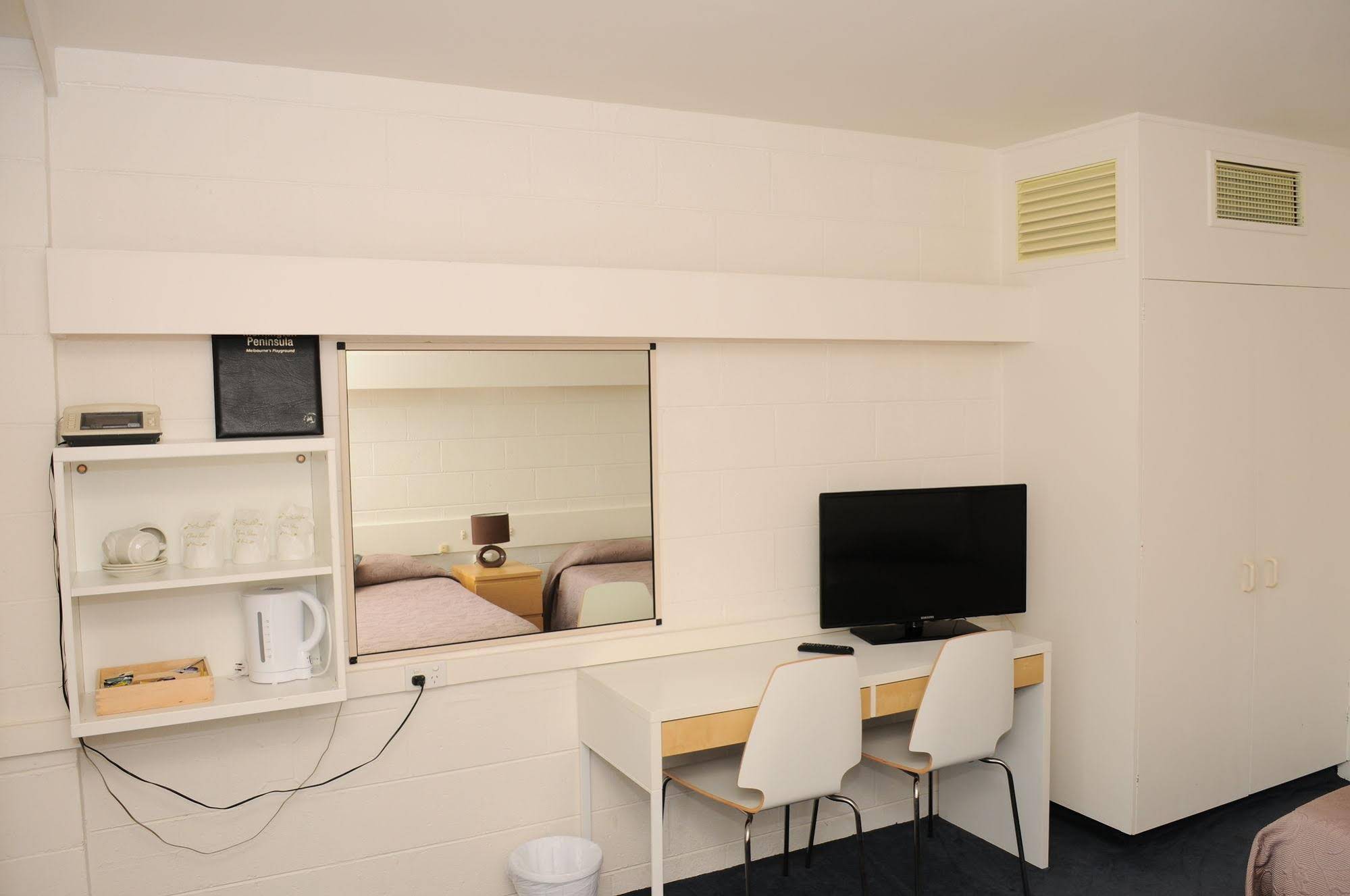 Peninsula Motor Inn
