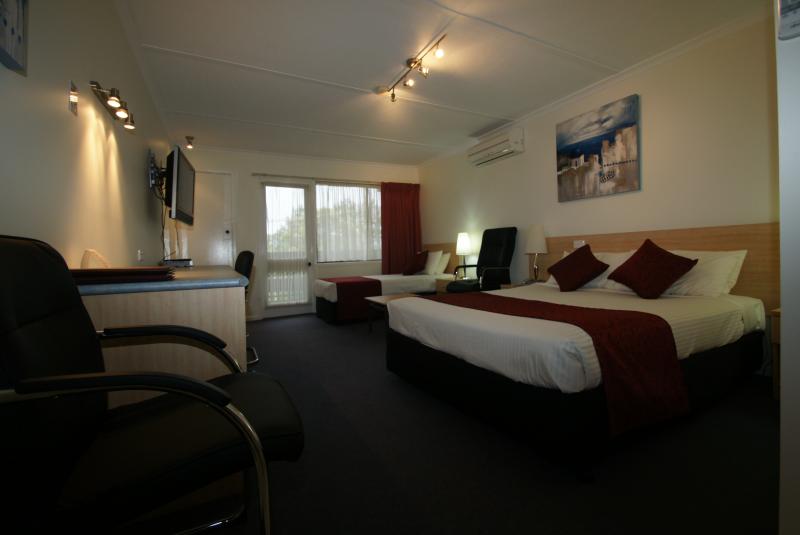Edinburgh Motor Inn