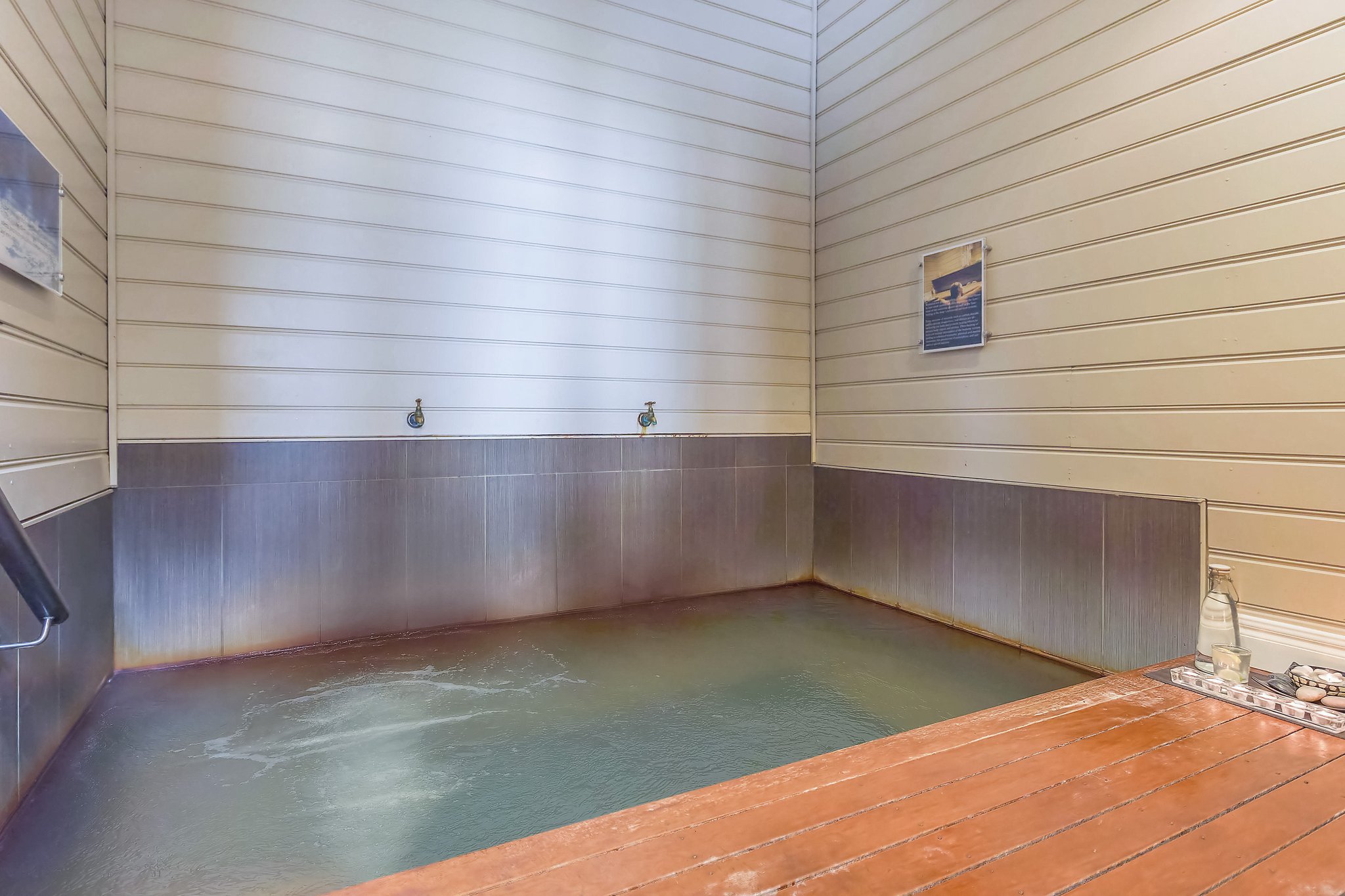 Deep Blue Hotel & Hot Springs