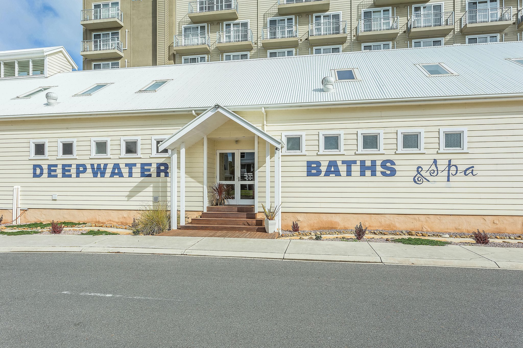 Deep Blue Hotel & Hot Springs