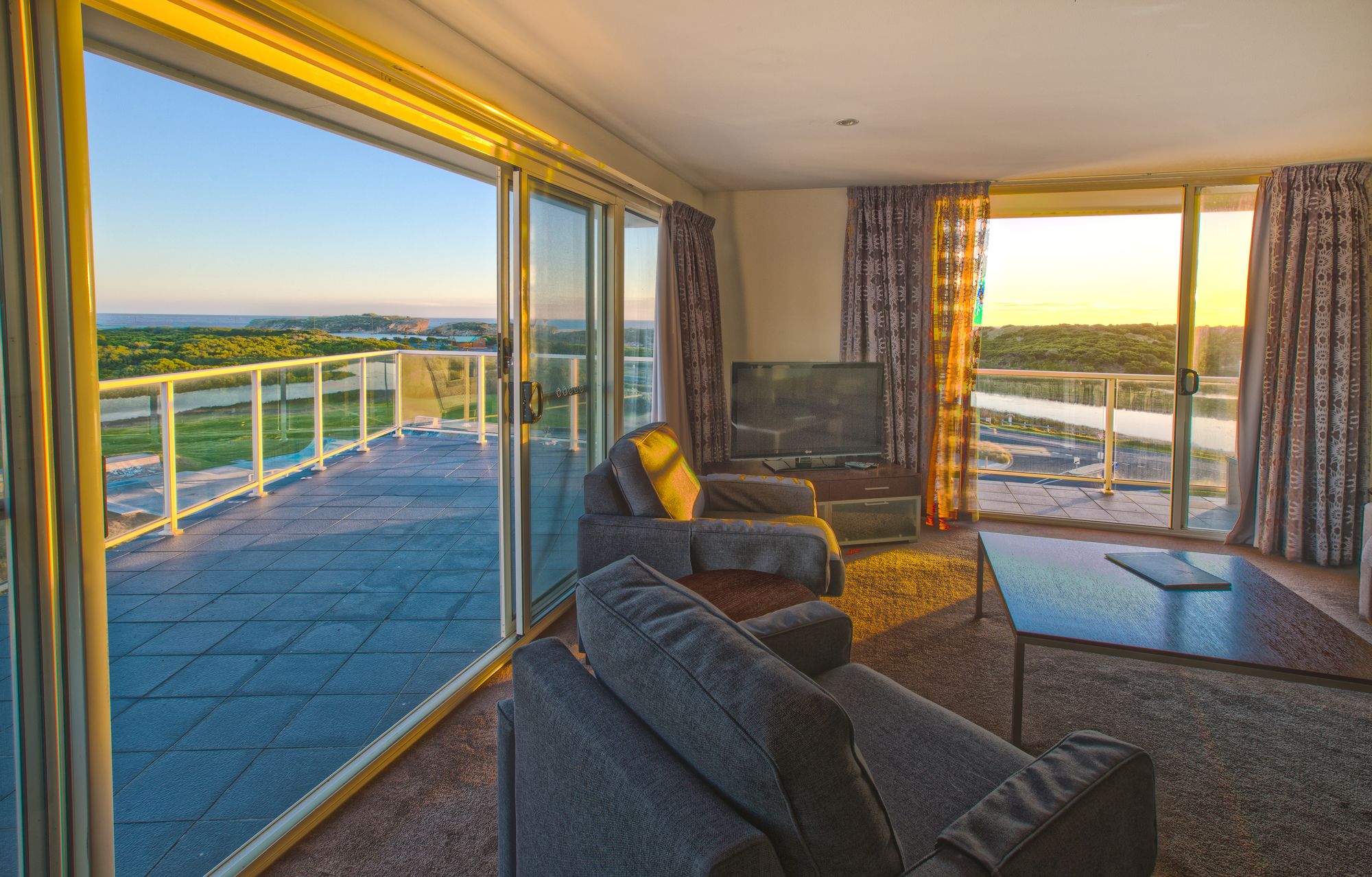 Lady Bay Resort