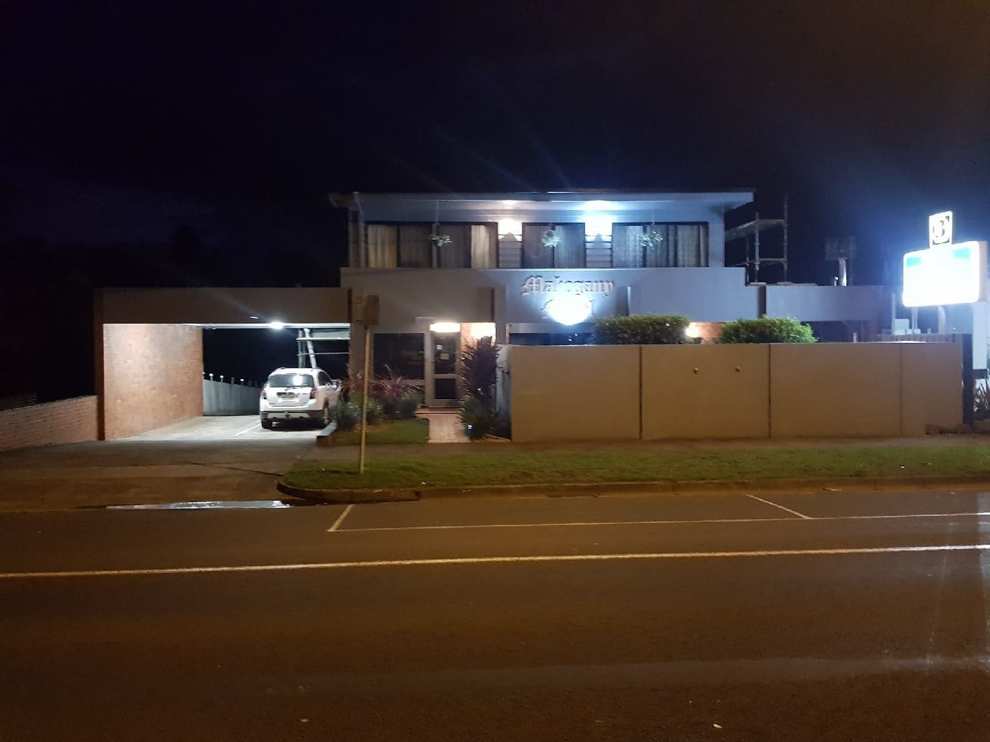 Mahogany Motel