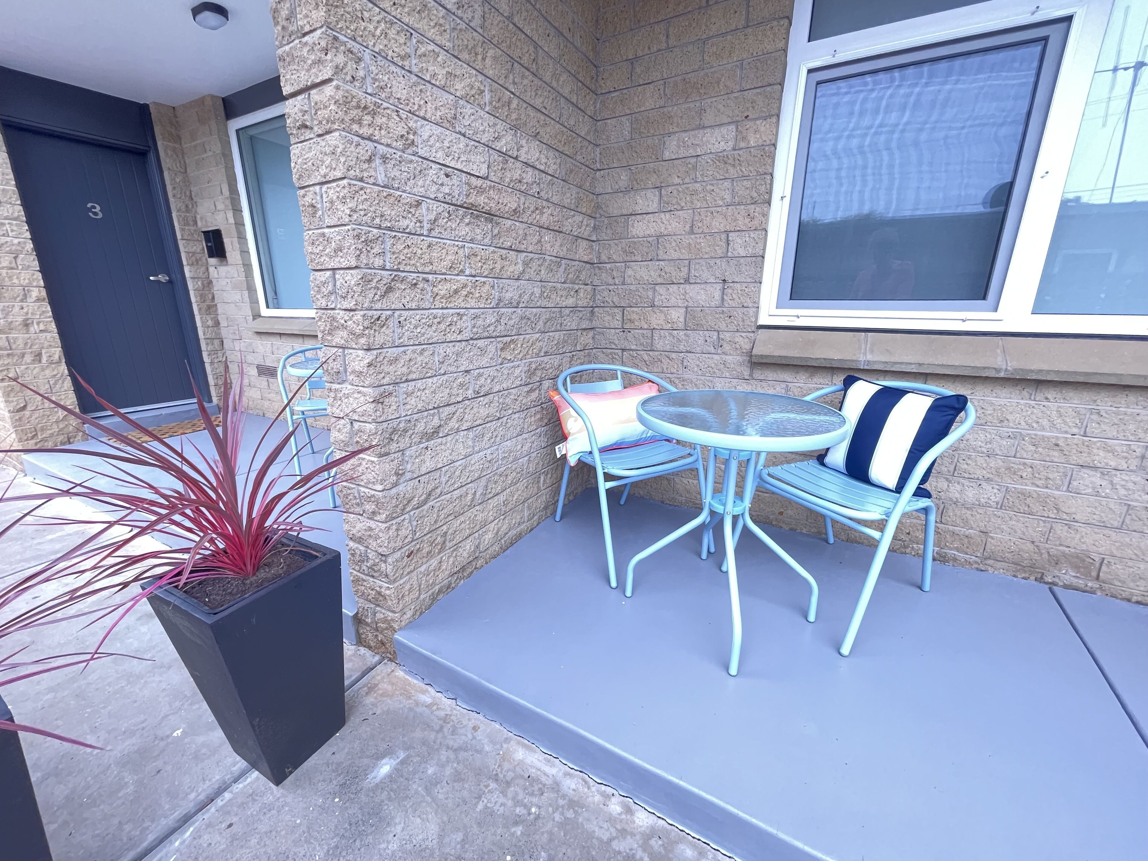 Racecourse Apartments