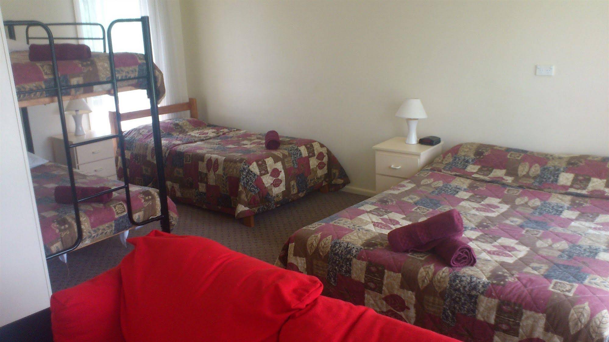 Southern Right Motor Inn