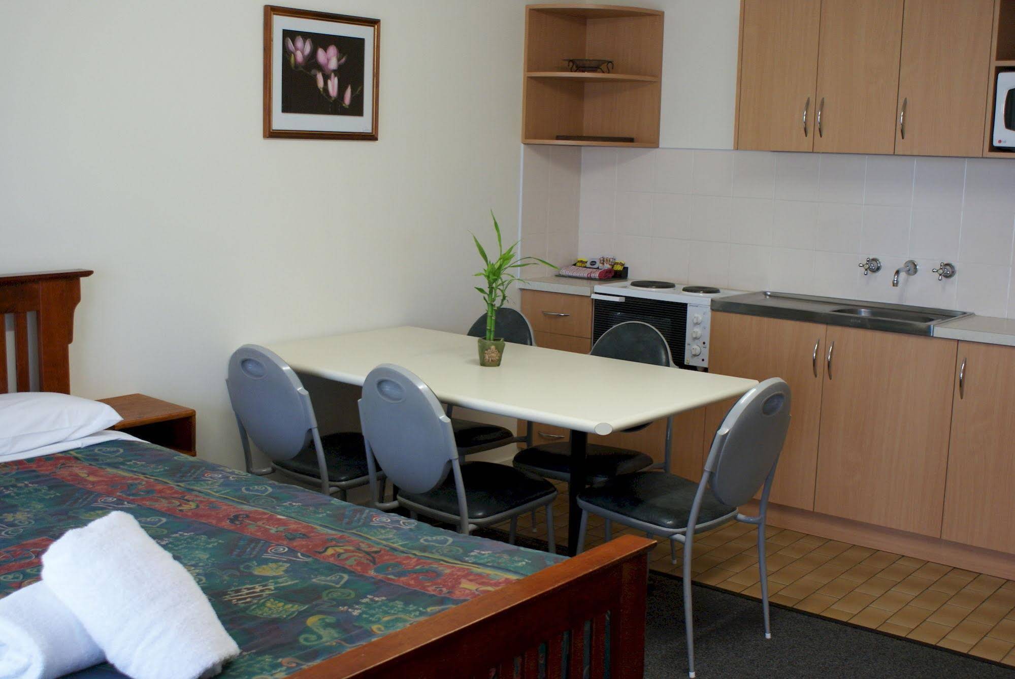 Warrnambool Holiday Park And Motel
