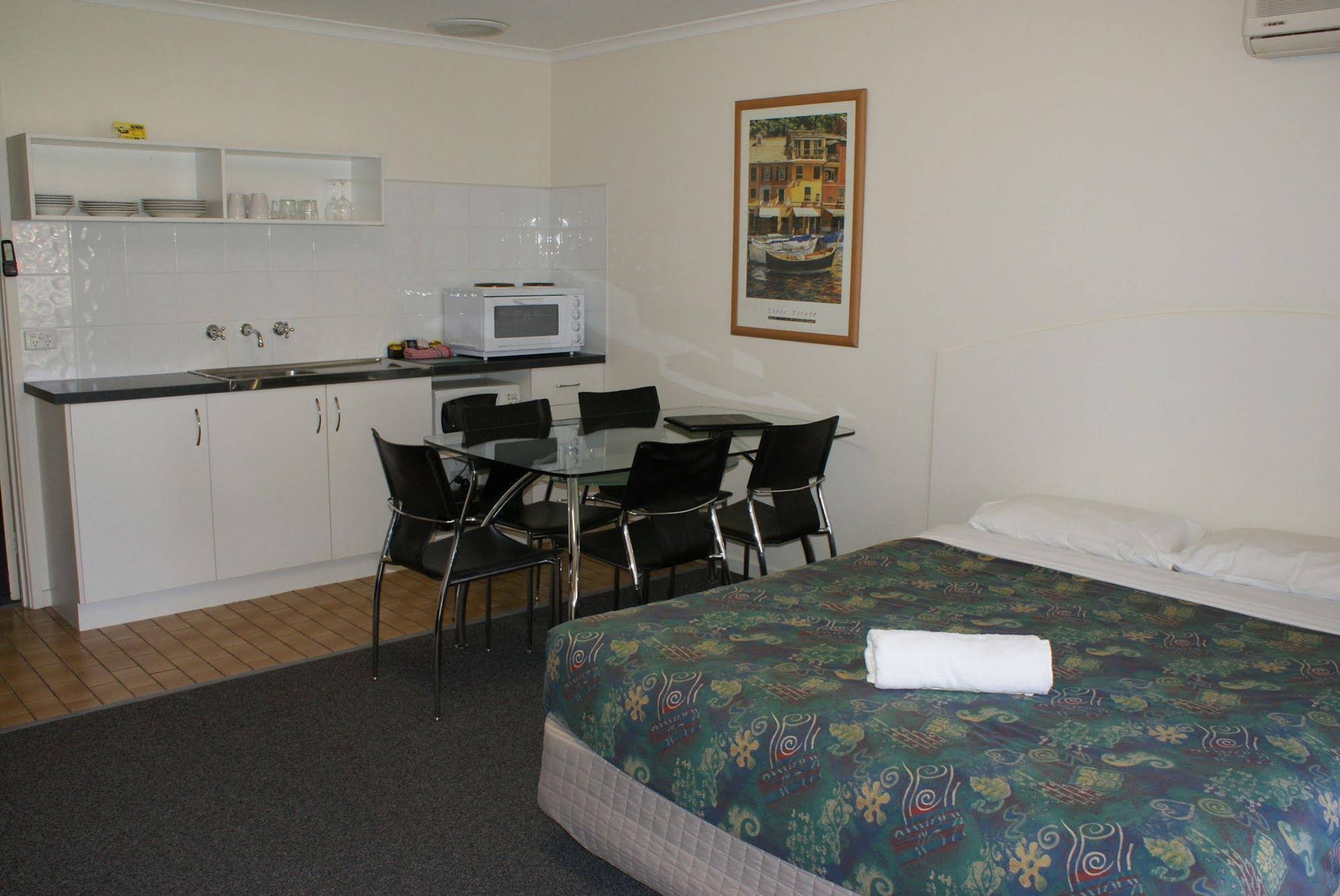 Warrnambool Holiday Park And Motel