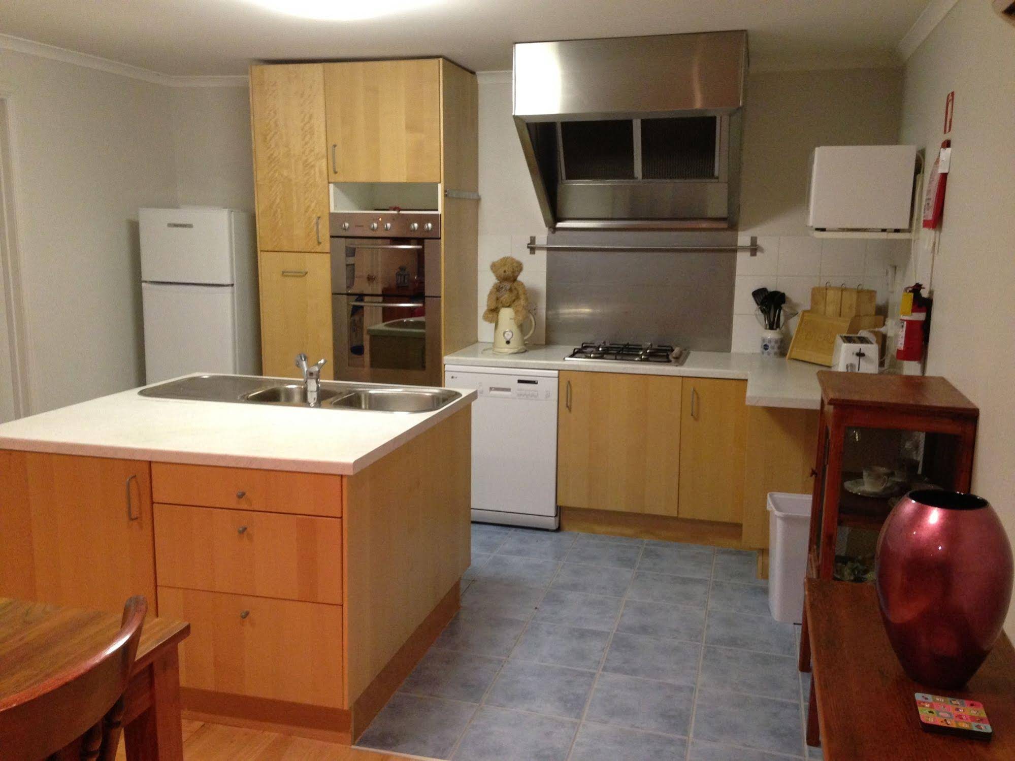 Southern Anchorage Retreat