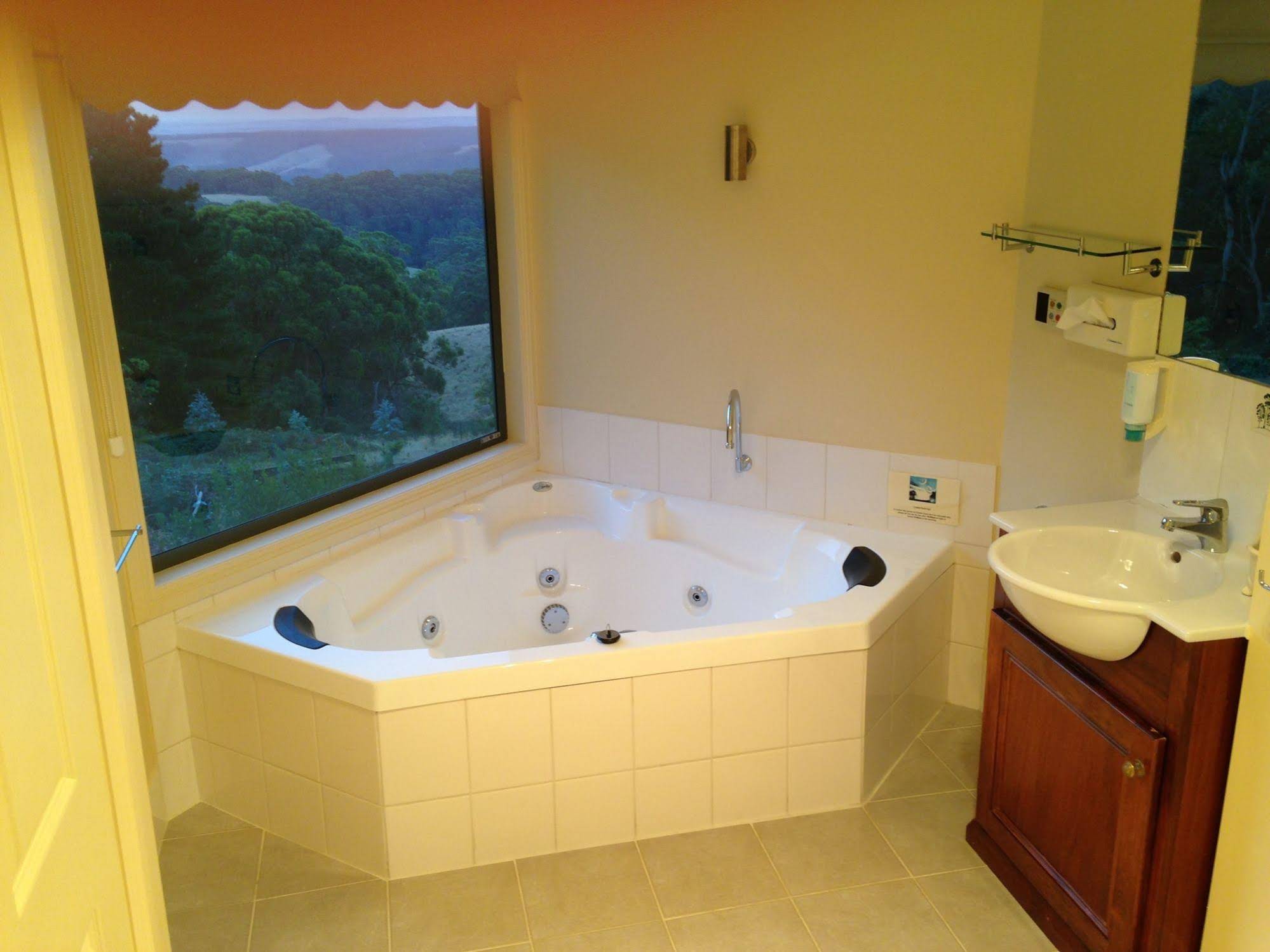 Southern Anchorage Retreat