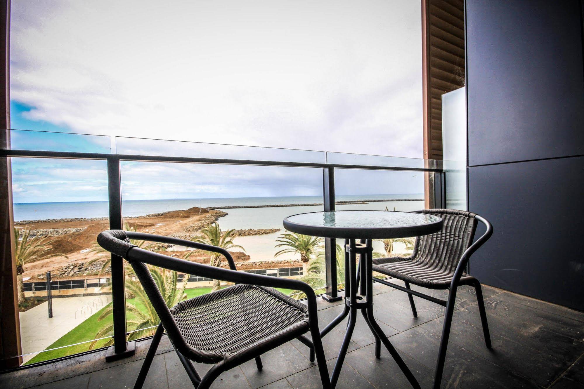 Amazing Waterfront Apartment