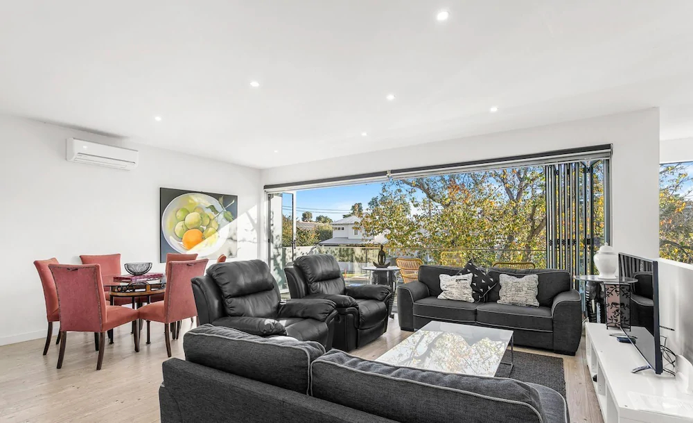 Captains Retreat Apartments and Cottages