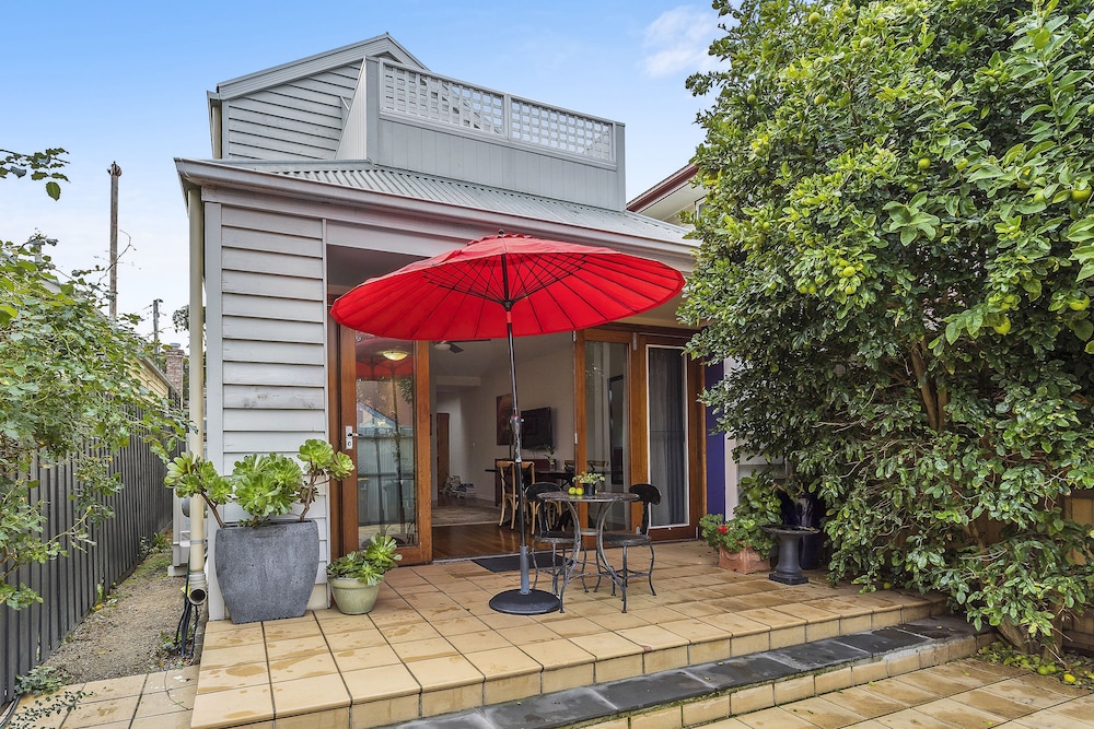 Captains Retreat Apartments and Cottages